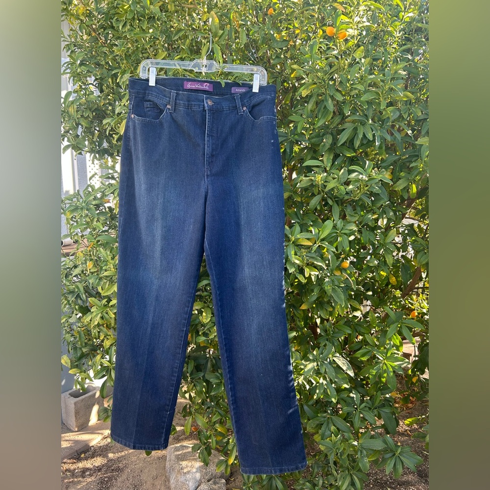 85.GLORIA VANDERBILT AMANDA Ladies Navy Classic Blue Jeans Straight Leg